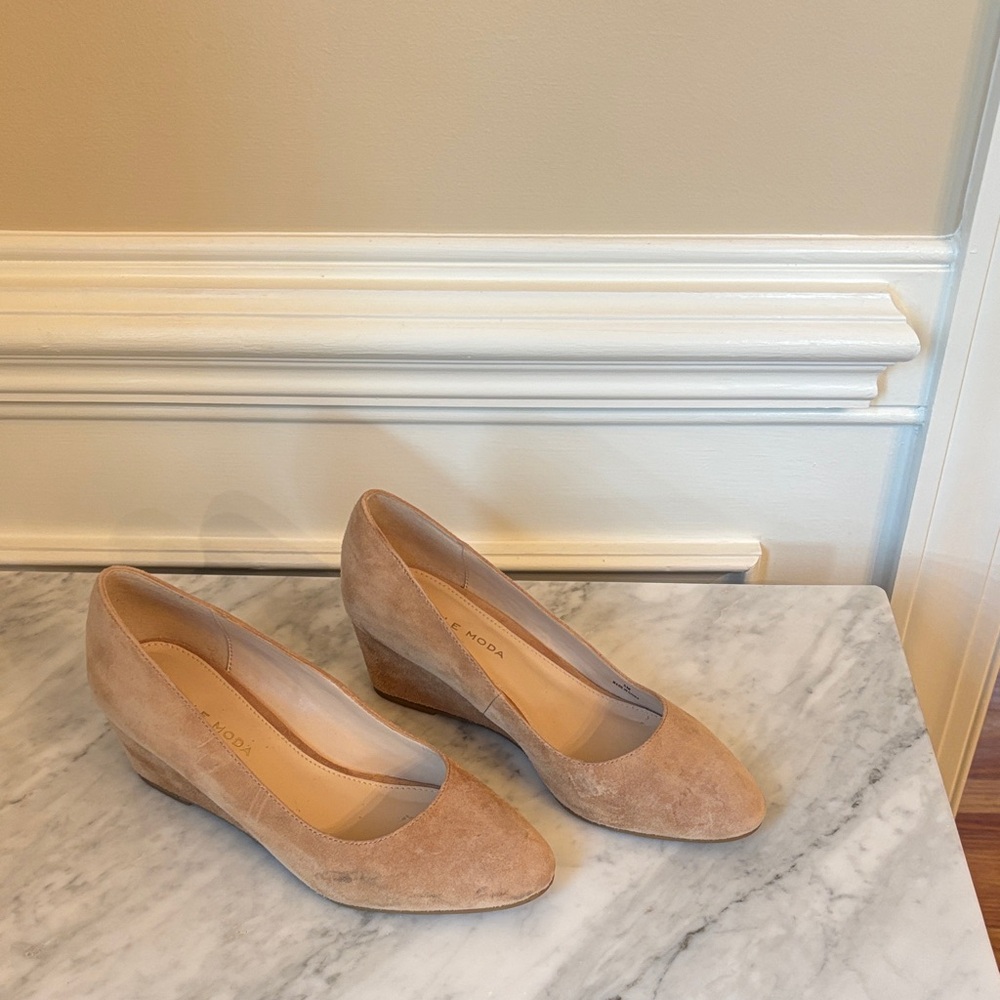 Pelle Moda Suede Tan Wedges